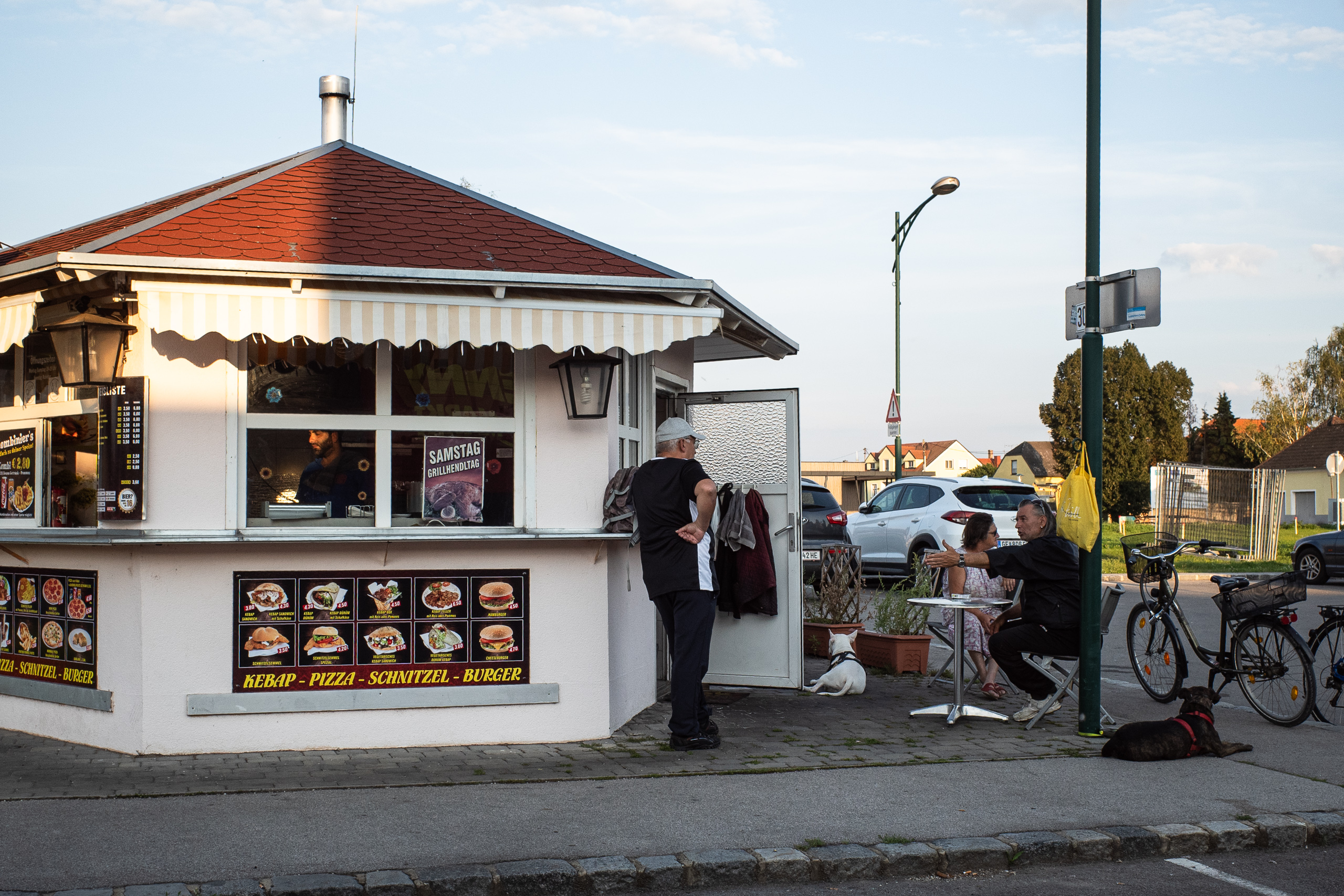 Der Kebabstand in Hohenau – samstags ist Grillhendltag